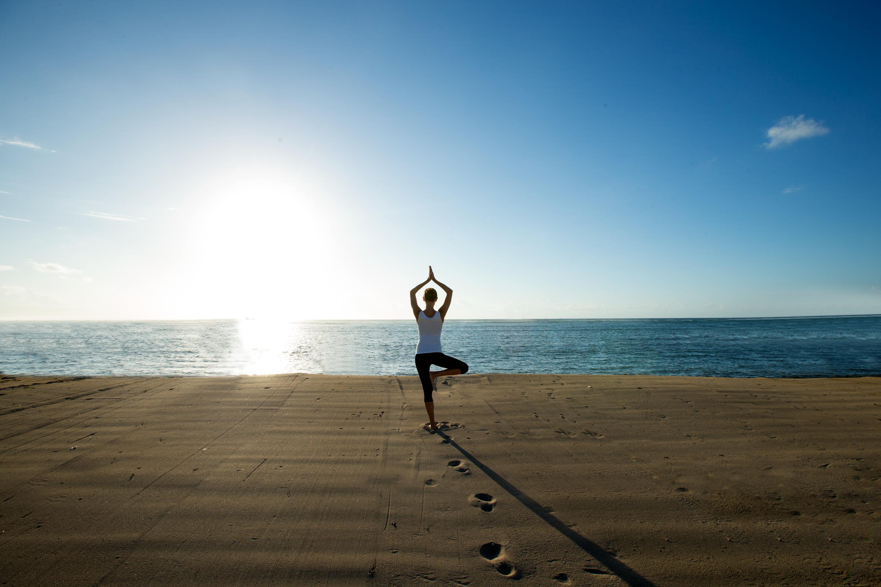 Sadara Resort Nusa Dua (Bali) Exterior foto A person practicing yoga